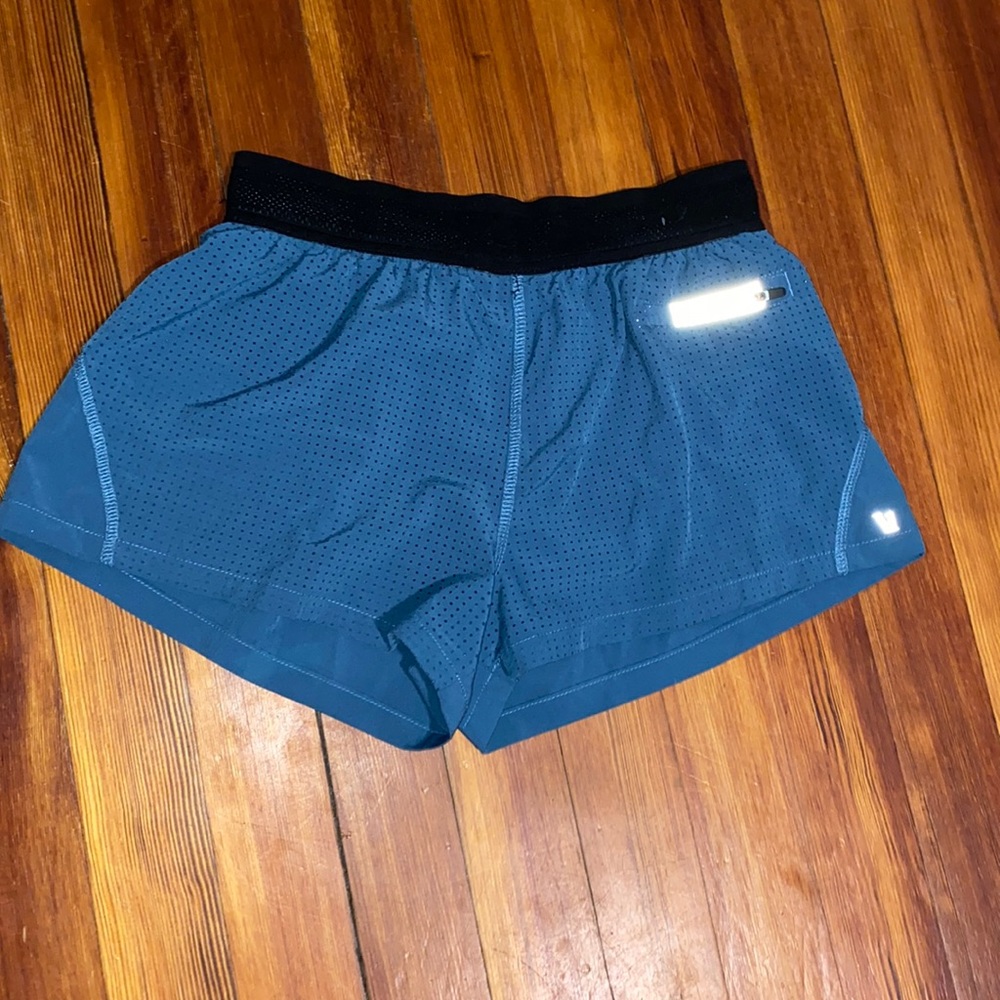 Vuori running Shorts size xs